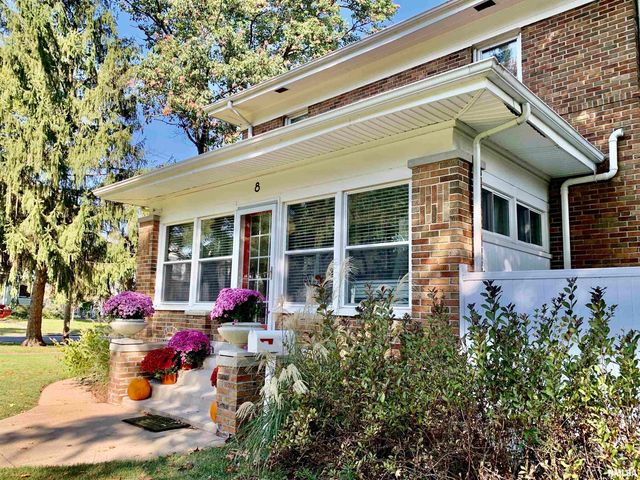 8 DUNCAN Place, Jacksonville, IL 62650