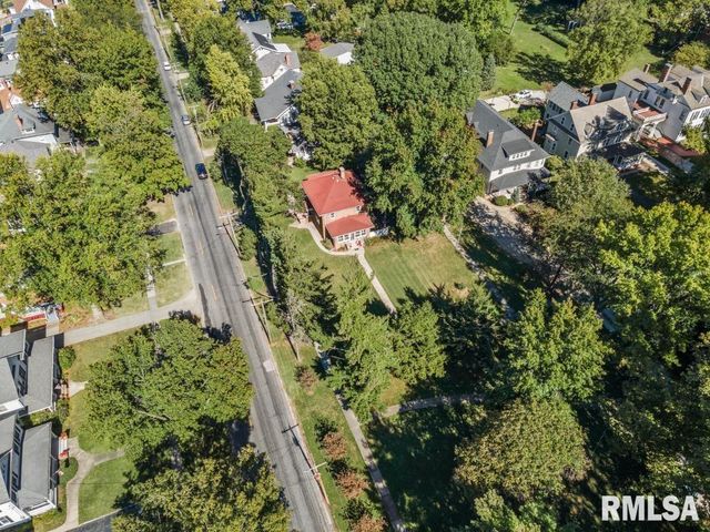 8 DUNCAN Place, Jacksonville, IL 62650