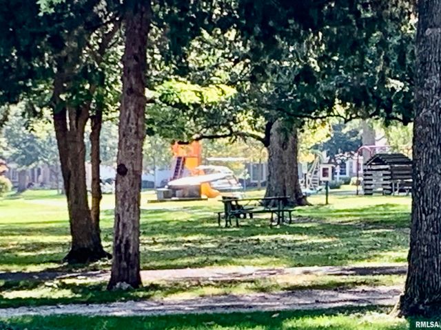 8 DUNCAN Place, Jacksonville, IL 62650