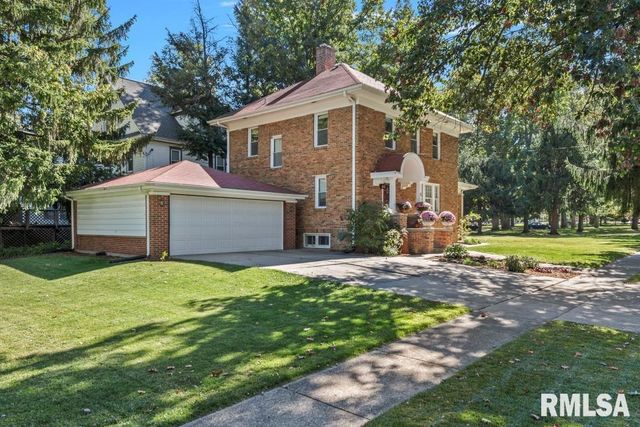 8 DUNCAN Place, Jacksonville, IL 62650