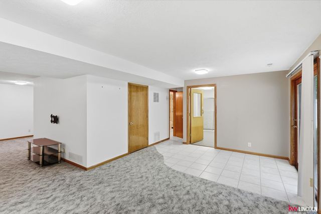 5310 Madalyn Road, Lincoln, NE 68516