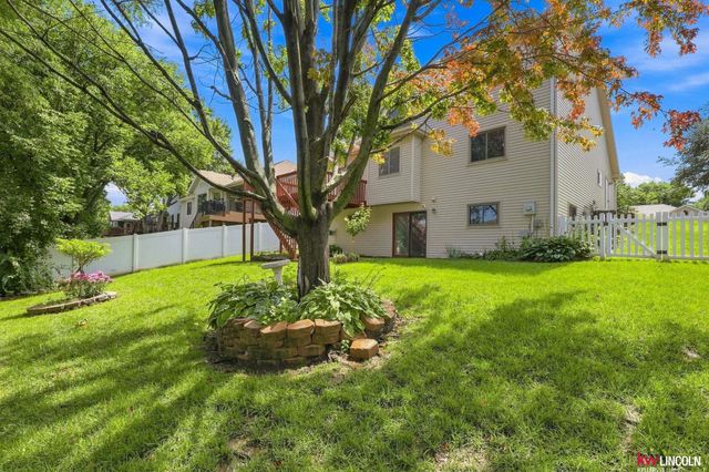 5310 Madalyn Road, Lincoln, NE 68516