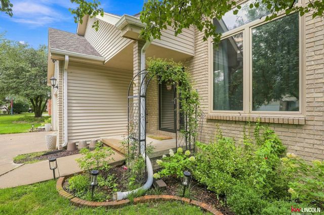 5310 Madalyn Road, Lincoln, NE 68516