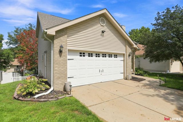 5310 Madalyn Road, Lincoln, NE 68516