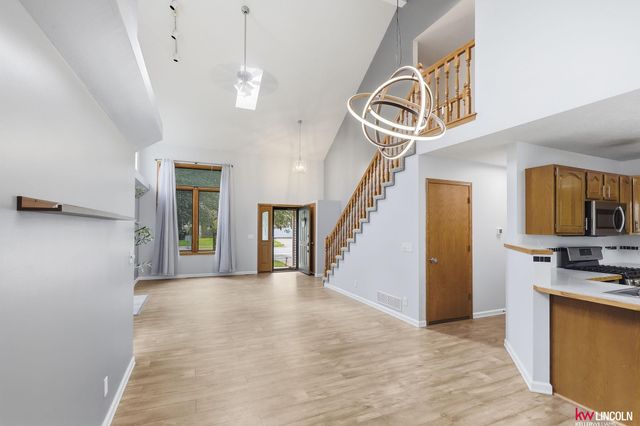5310 Madalyn Road, Lincoln, NE 68516
