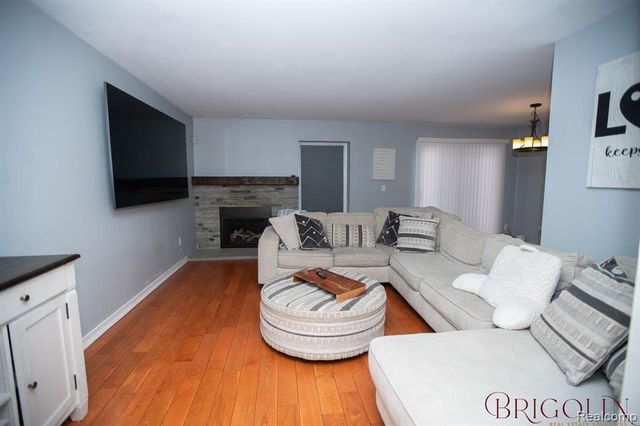 37816 Charter Oaks Boulevard, Clinton Township, MI 48036