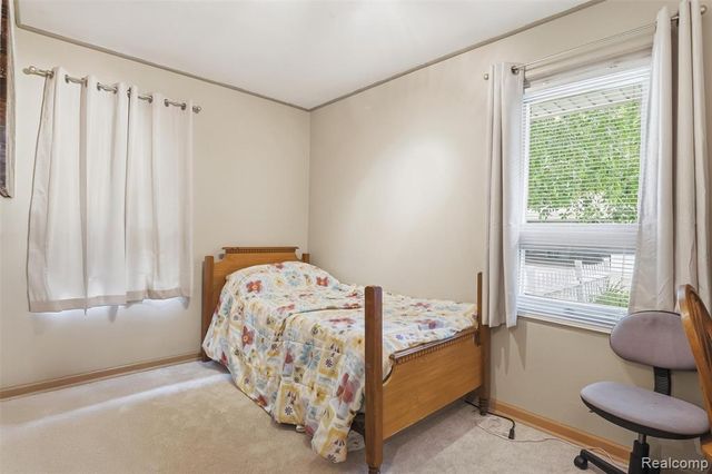 32425 Cloverdale Avenue, Farmington, MI 48336