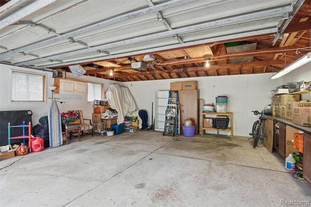 32425 Cloverdale Avenue, Farmington, MI 48336
