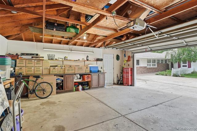 32425 Cloverdale Avenue, Farmington, MI 48336