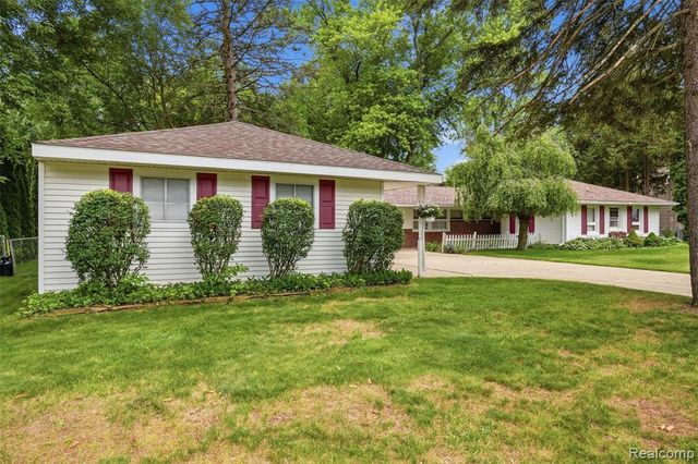 32425 Cloverdale Avenue, Farmington, MI 48336