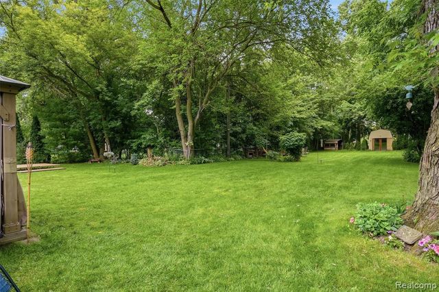 32425 Cloverdale Avenue, Farmington, MI 48336