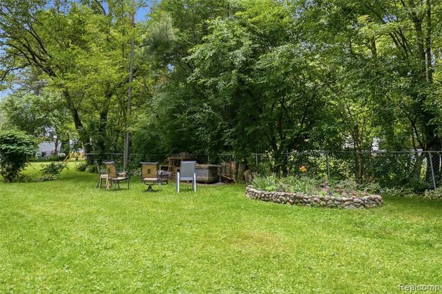 32425 Cloverdale Avenue, Farmington, MI 48336