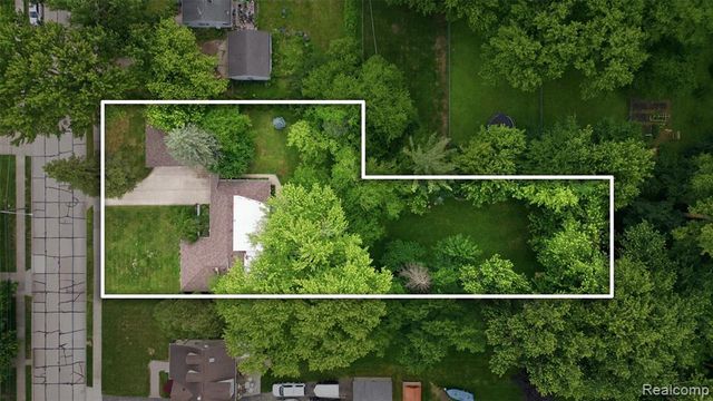 32425 Cloverdale Avenue, Farmington, MI 48336