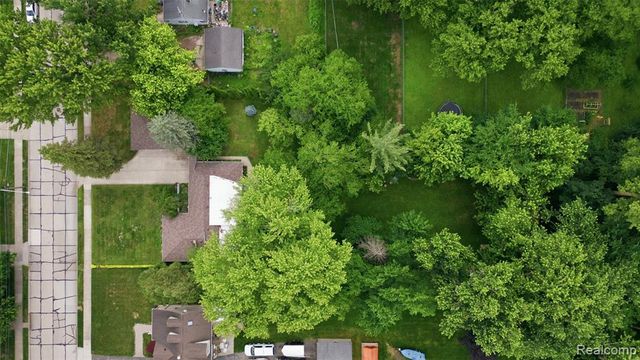 32425 Cloverdale Avenue, Farmington, MI 48336