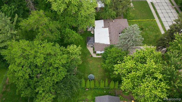 32425 Cloverdale Avenue, Farmington, MI 48336