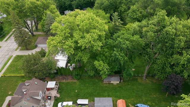 32425 Cloverdale Avenue, Farmington, MI 48336