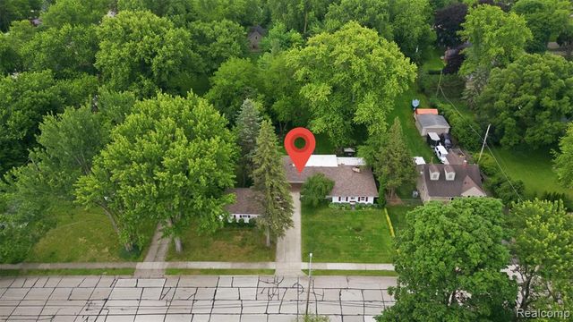 32425 Cloverdale Avenue, Farmington, MI 48336