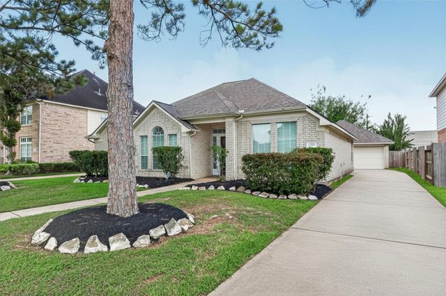 2726 Martinec Drive, Pearland, TX 77584