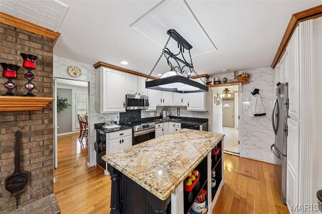 3589 State Route 110, De Soto, MO 63020