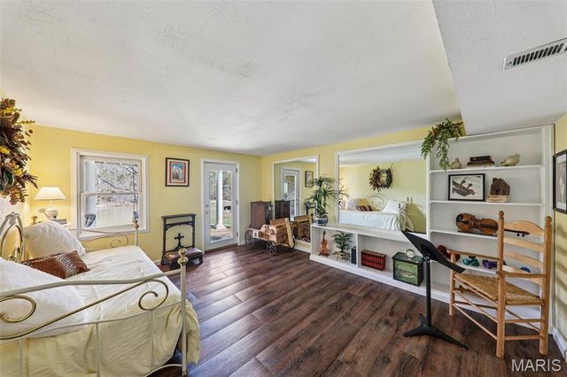 3589 State Route 110, De Soto, MO 63020