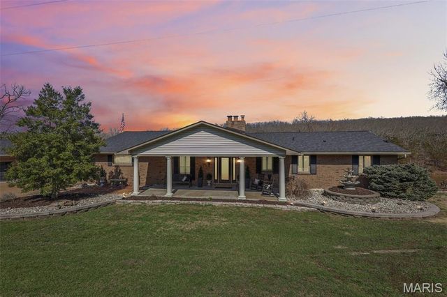 3589 State Route 110, De Soto, MO 63020