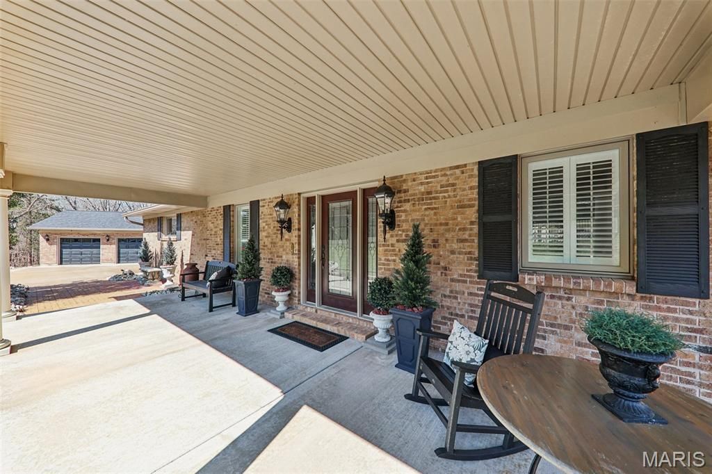 Image 4 of property listing at 3589 State Route 110, De Soto, MO 63020