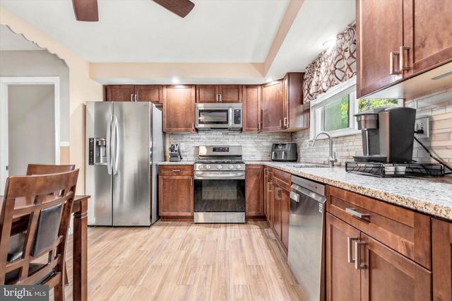 609 E OAK ST, Norristown, PA 19401