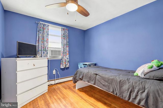 609 E OAK ST, Norristown, PA 19401