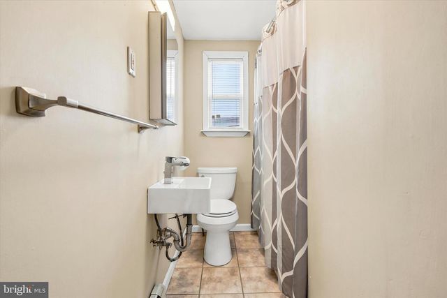 609 E OAK ST, Norristown, PA 19401