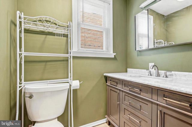609 E OAK ST, Norristown, PA 19401