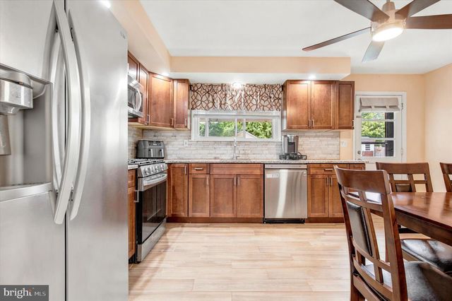 609 E OAK ST, Norristown, PA 19401