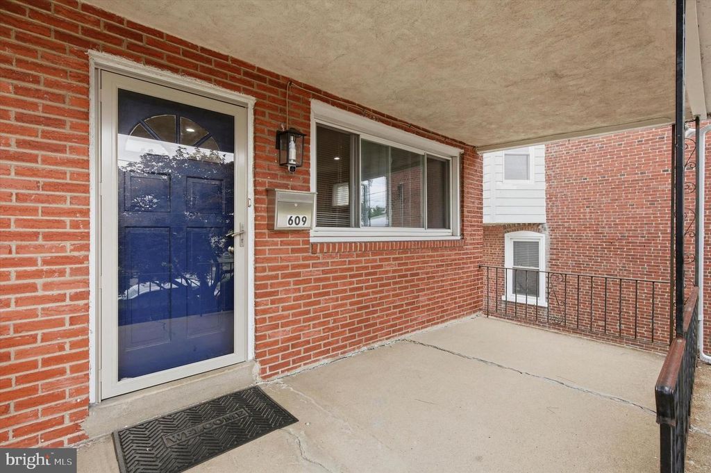 609 E OAK ST, Norristown, PA 19401