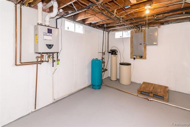 5383 N Henderson Road, Update, MI 48423