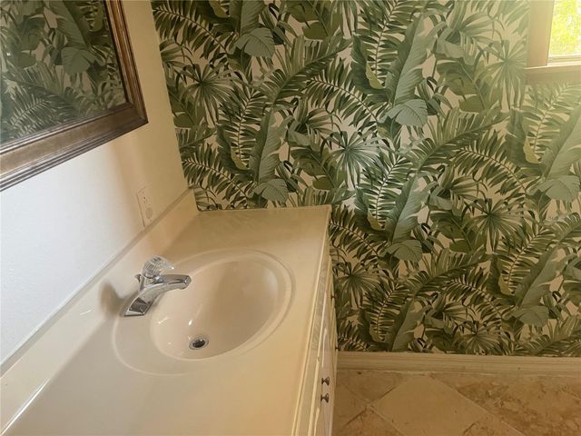 142 WINSTON AVENUE, Lake Wales, FL 33853