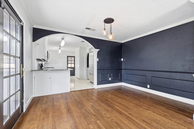 9403 Thornberry Lane, Dallas, TX 75220