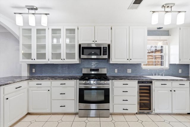 9403 Thornberry Lane, Dallas, TX 75220