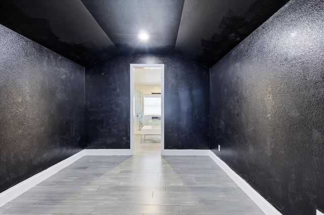 9403 Thornberry Lane, Dallas, TX 75220