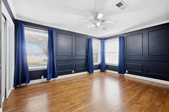 9403 Thornberry Lane, Dallas, TX 75220