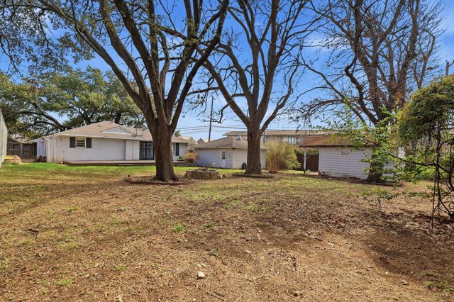 9403 Thornberry Lane, Dallas, TX 75220