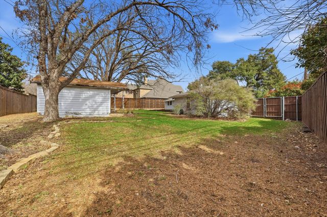 9403 Thornberry Lane, Dallas, TX 75220