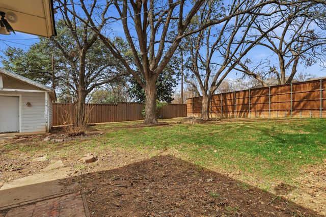 9403 Thornberry Lane, Dallas, TX 75220