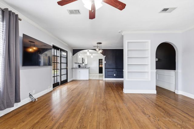 9403 Thornberry Lane, Dallas, TX 75220