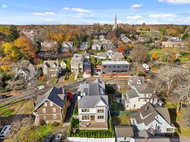 48 Lexington Avenue, Greenwich, CT 06830