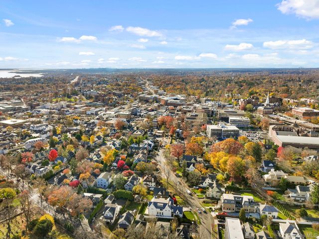 48 Lexington Avenue, Greenwich, CT 06830