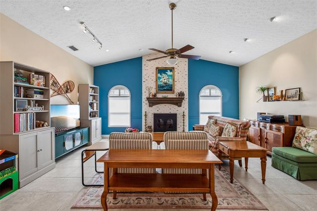 3949 APPLETREE DRIVE, Valrico, FL 33594