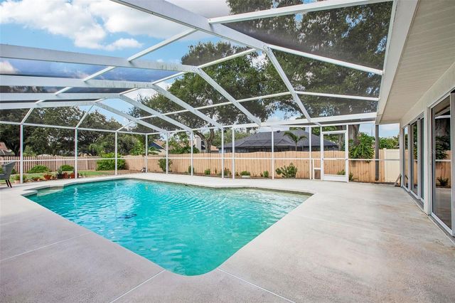 3949 APPLETREE DRIVE, Valrico, FL 33594
