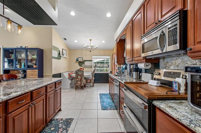 3949 APPLETREE DRIVE, Valrico, FL 33594
