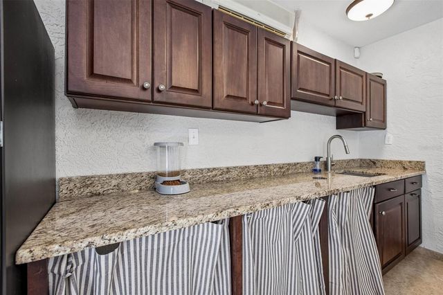 3949 APPLETREE DRIVE, Valrico, FL 33594