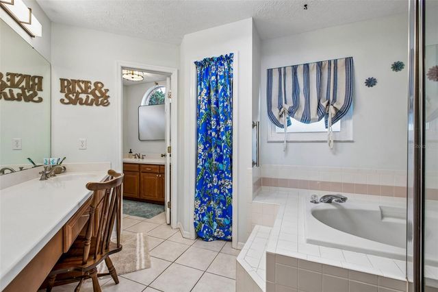 3949 APPLETREE DRIVE, Valrico, FL 33594