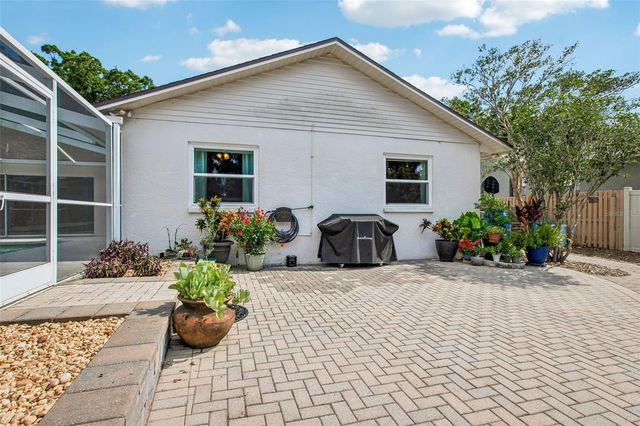3949 APPLETREE DRIVE, Valrico, FL 33594